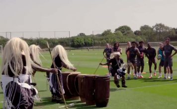 Rwandan cultural dance troupe paid a surprise visit to the Arsenal stars at their training ground