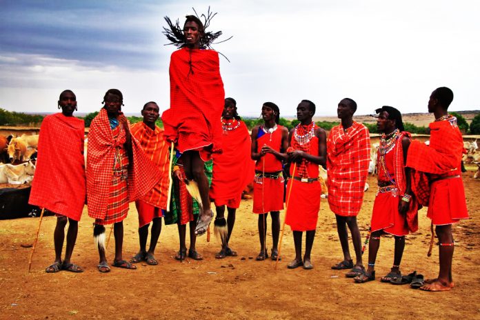 why-the-masaai-people-prefer-red-color why-the-masaai-people-prefer-red-color
